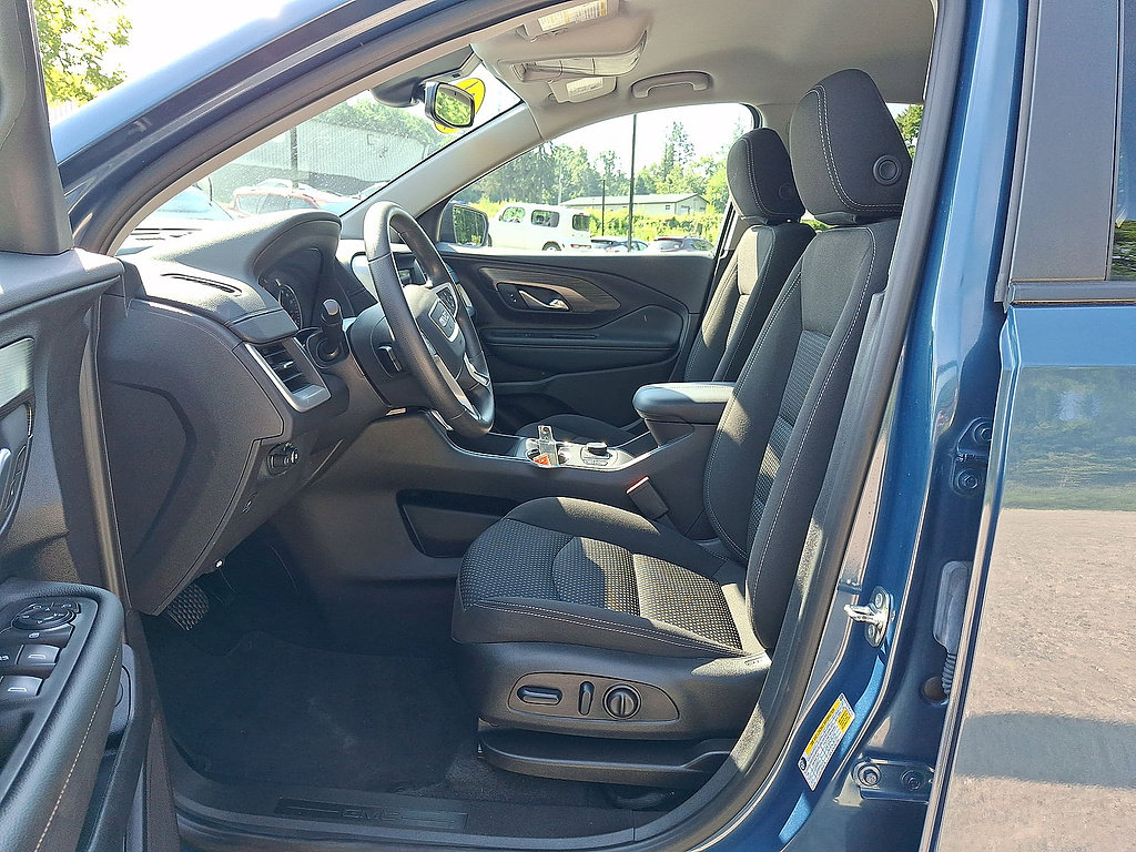 Used 2024 GMC Terrain SLE w/ Driver Convenience Package AWD/4WD image 11