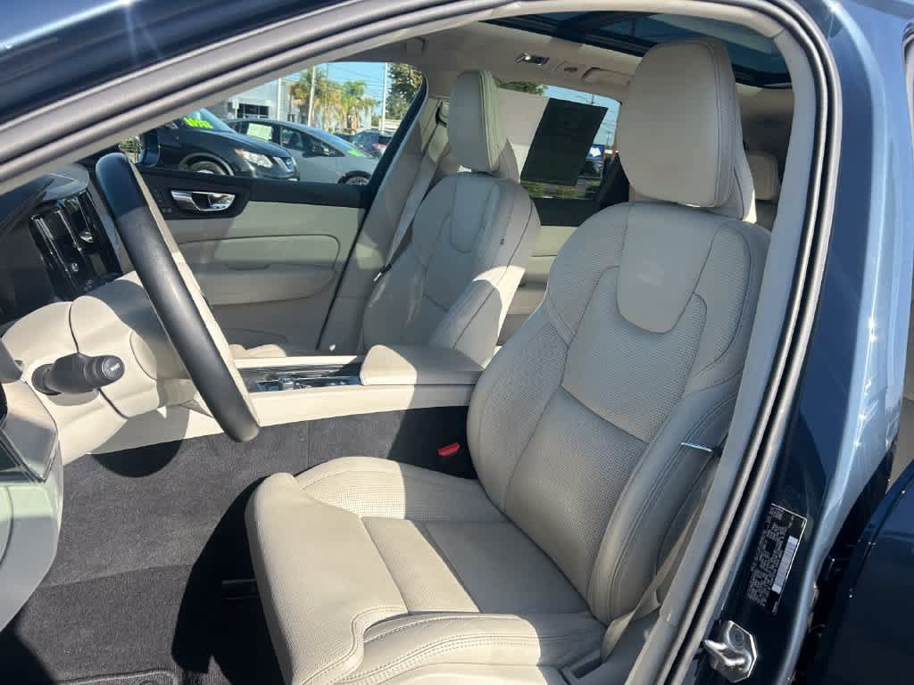 Used 2021 Volvo XC60 T5 Inscription w/ Advanced Package FWD image 11