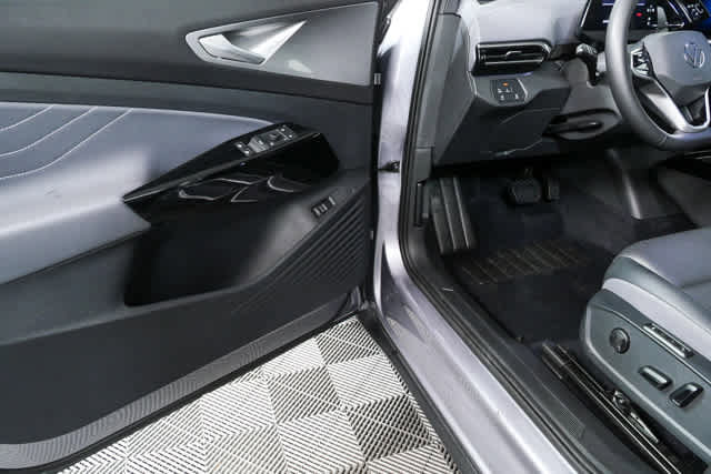 Used 2023 Volkswagen ID.4 Pro S image 10