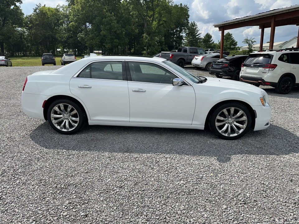 Used 2018 Chrysler 300 Limited w/ Safetytec Plus Group RWD image 4