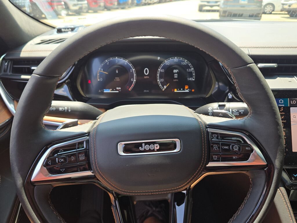 New 2026 Jeep Grand Cherokee Summit w/ Obsidian Package AWD/4WD image 31