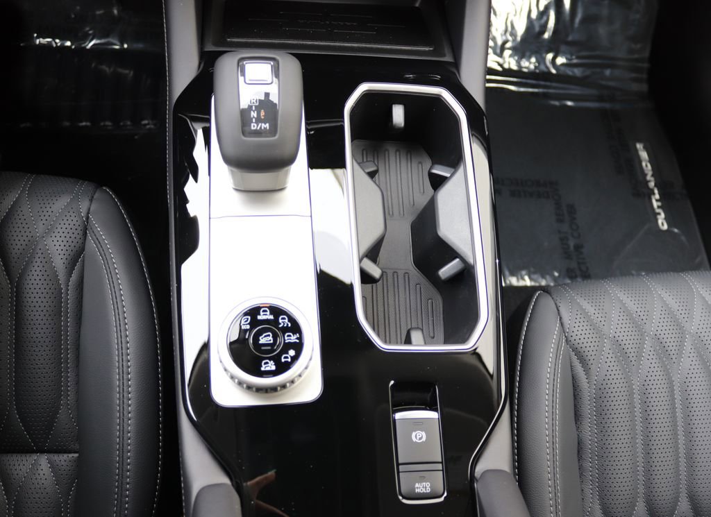 New 2026 Mitsubishi Outlander SEL image 40