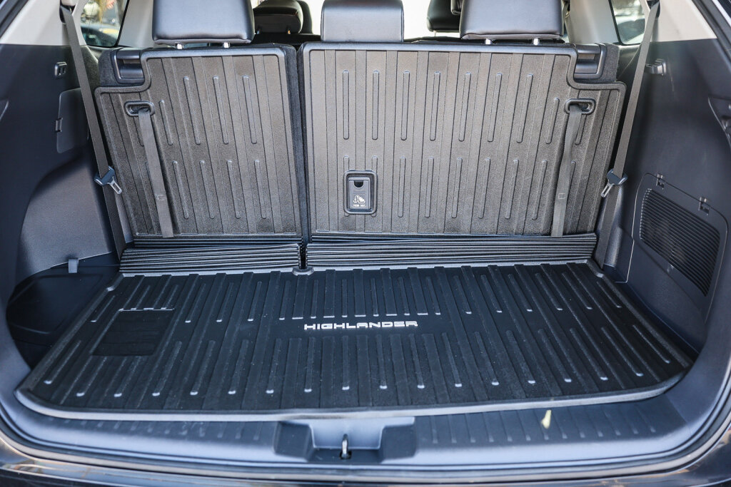 Used 2024 Toyota Highlander XLE FWD image 30