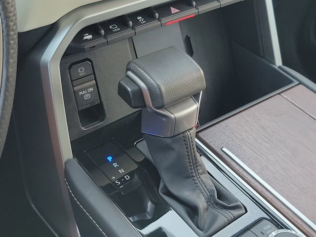 Used 2025 Toyota Sequoia Capstone AWD/4WD image 20
