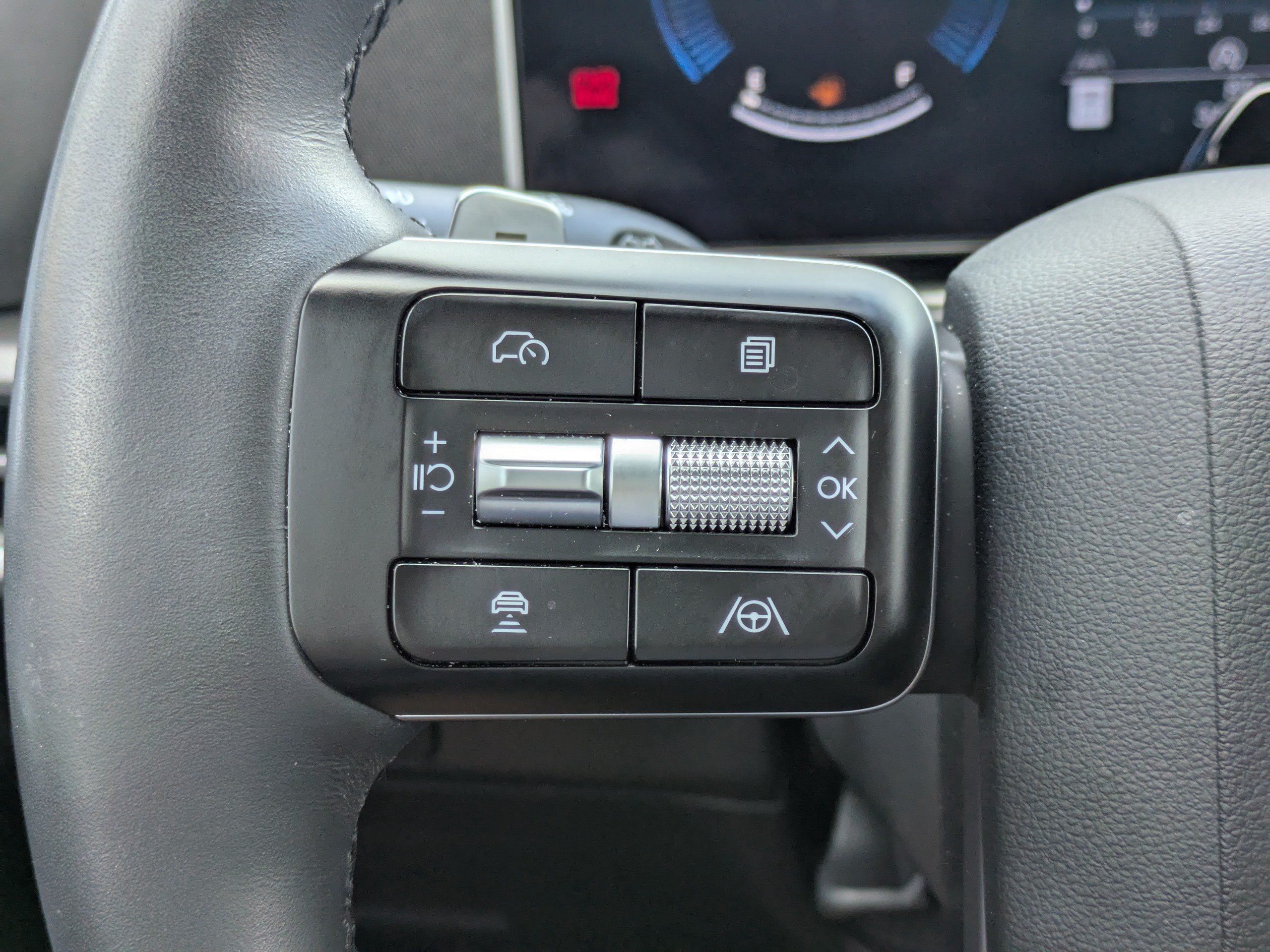 Used 2026 Hyundai Santa Fe SEL FWD image 22