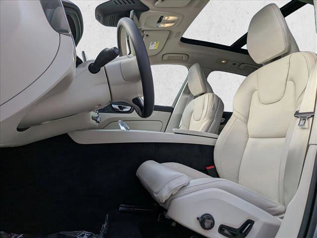 New 2026 Volvo XC60 T8 Ultra w/ Protection Package Premier image 4
