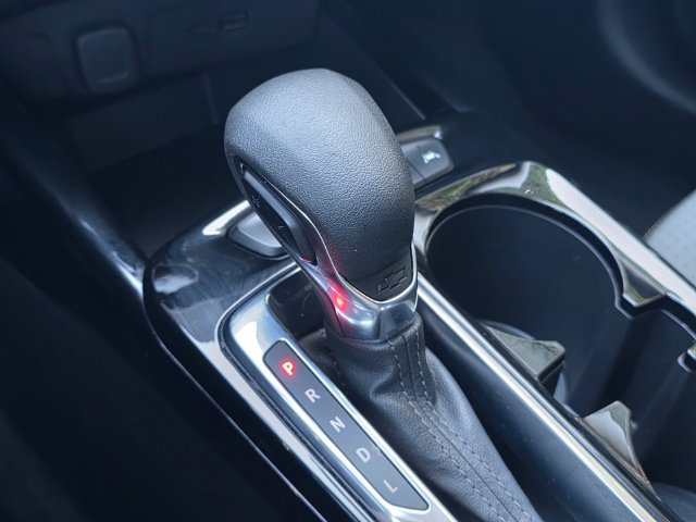 Used 2025 Chevrolet Trax LT FWD image 26