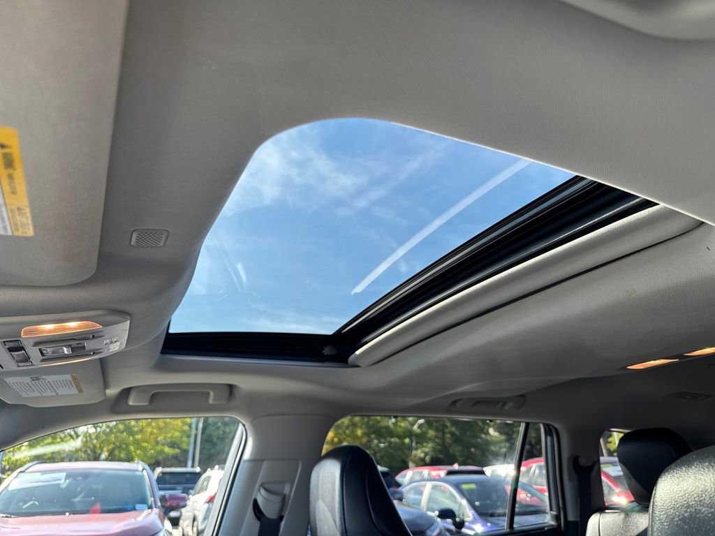 Used 2022 Toyota Highlander XLE image 4