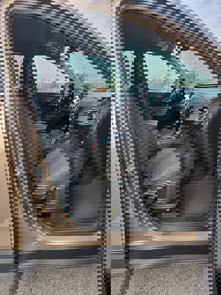 Used 2018 Chevrolet Equinox LT image 45