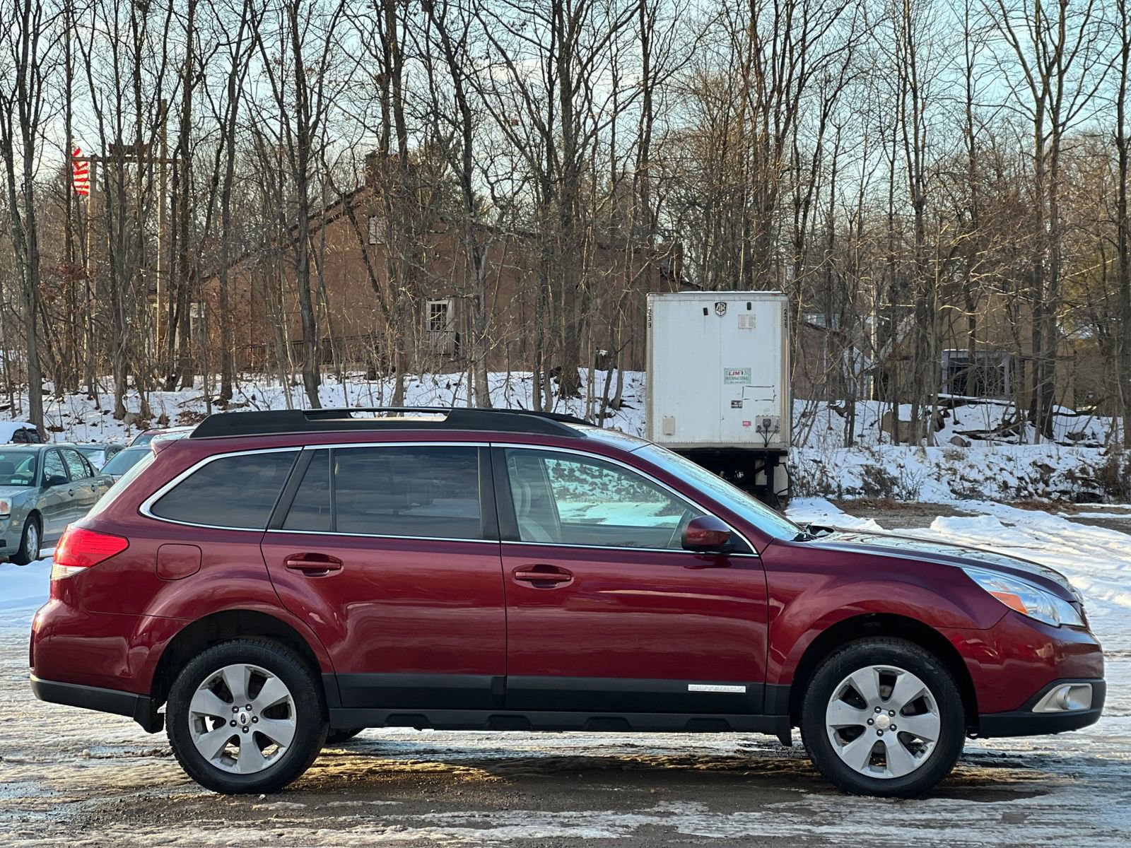 Used 2011 Subaru Outback 2.5i Premium w/ All-Weather Pkg image 7