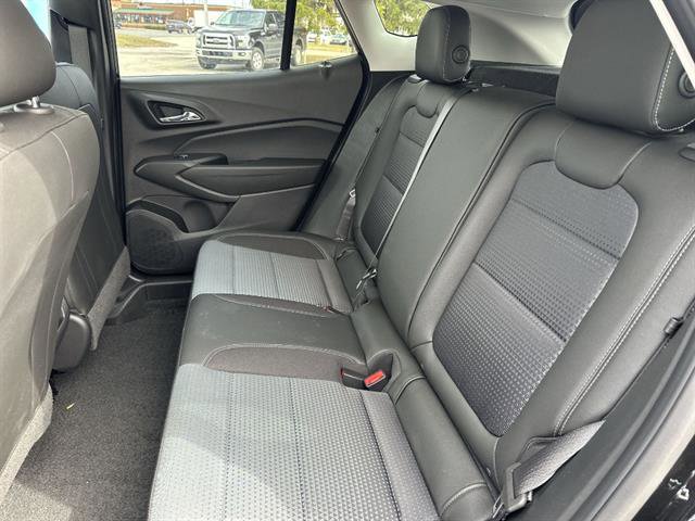 Used 2025 Chevrolet Trax LT w/ Sunroof Package image 24