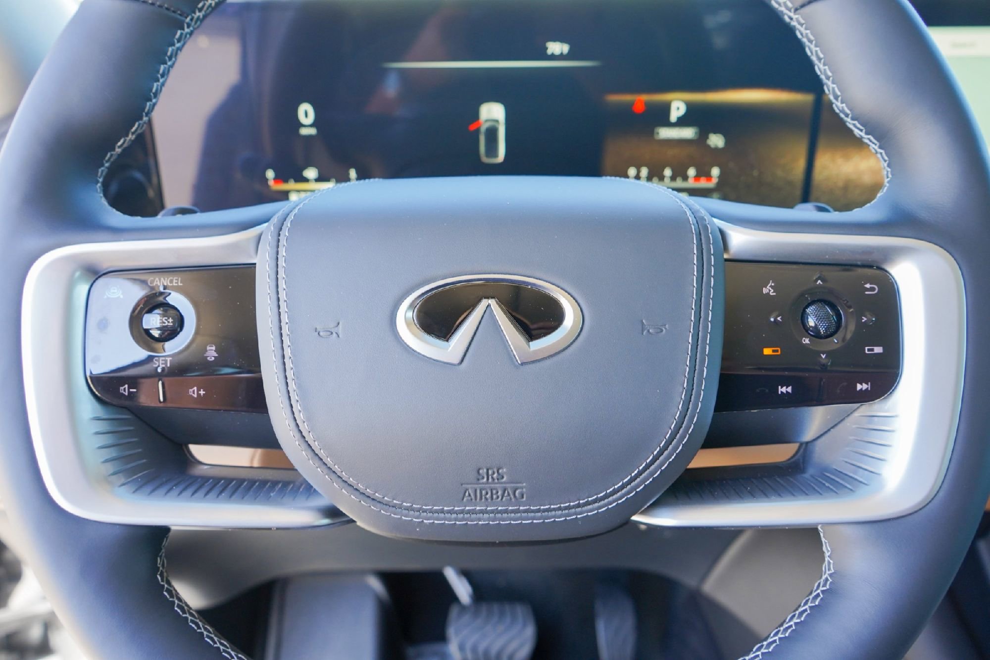 Certified 2025 INFINITI QX80 Sensory image 10