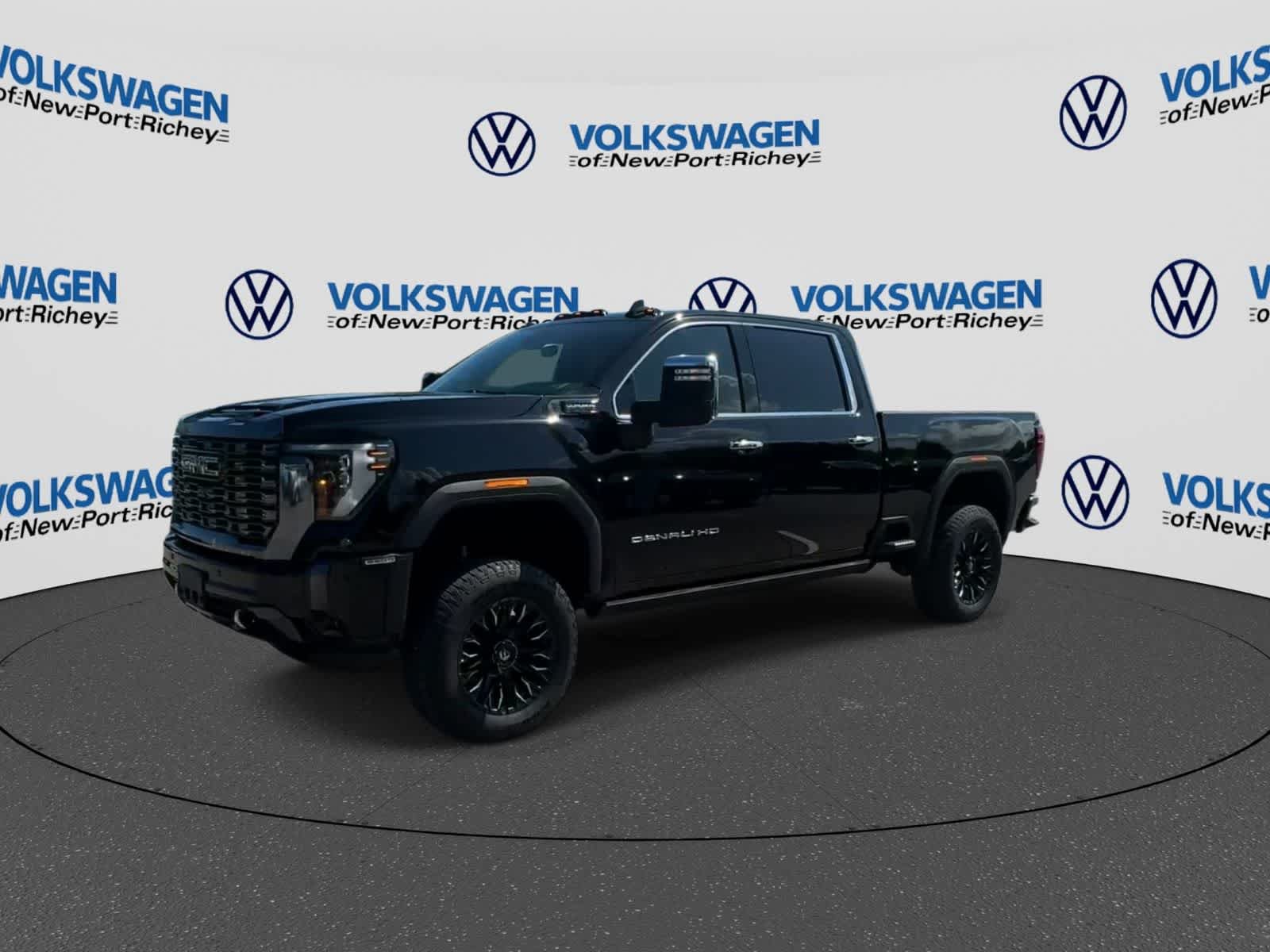 Used 2024 GMC Sierra 3500 Denali Ultimate AWD/4WD image 4