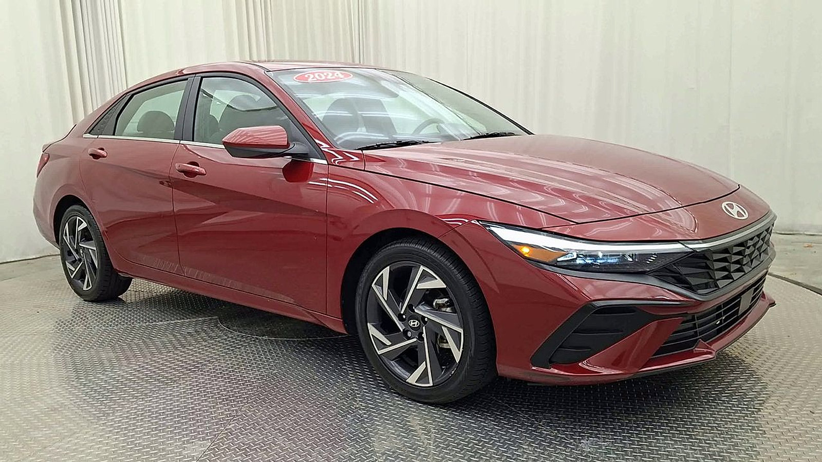 Used 2024 Hyundai Elantra SEL w/ Convenience Package FWD image 7