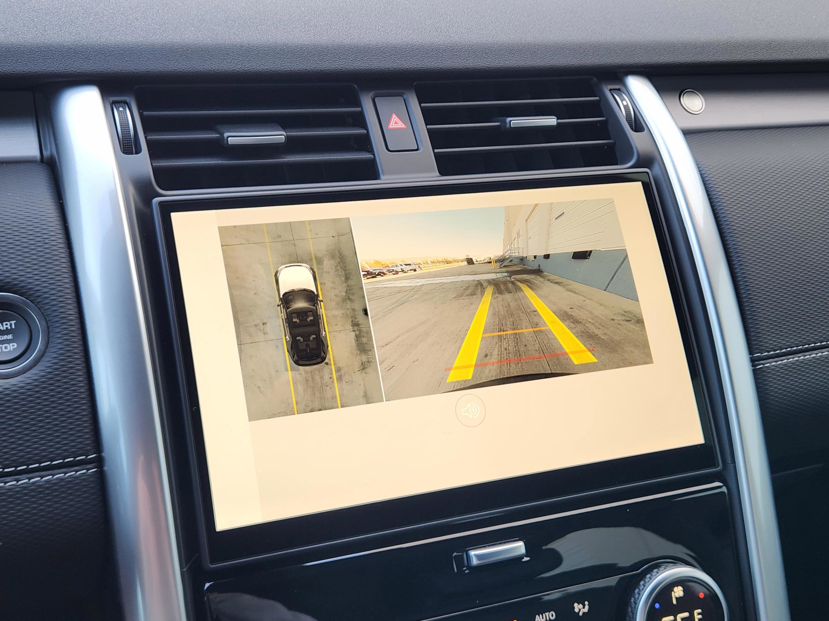 New 2025 Land Rover Discovery Dynamic SE image 13