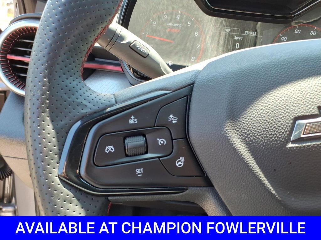 Used 2025 Chevrolet Trax RS FWD image 18