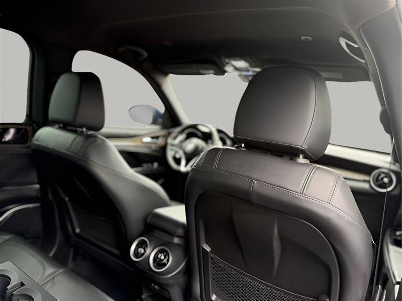 Used 2018 Alfa Romeo Stelvio Ti Sport image 32