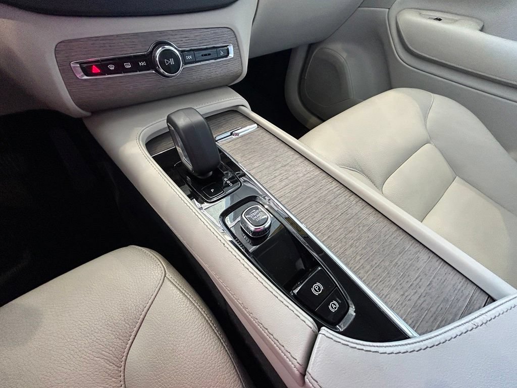 Used 2023 Volvo XC90 B6 Plus w/ Protection Package AWD/4WD image 26