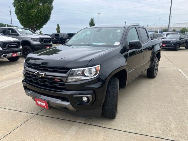 Used 2021 Chevrolet Colorado Z71 AWD/4WD image 3