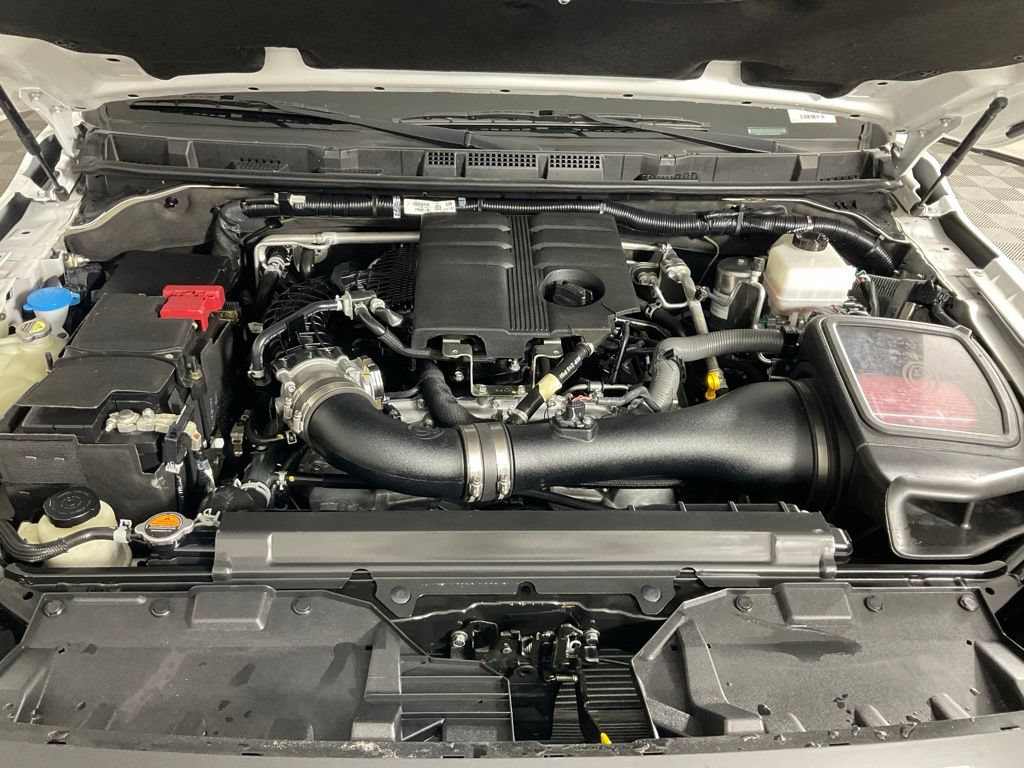 Used 2025 Nissan Frontier SV RWD image 9