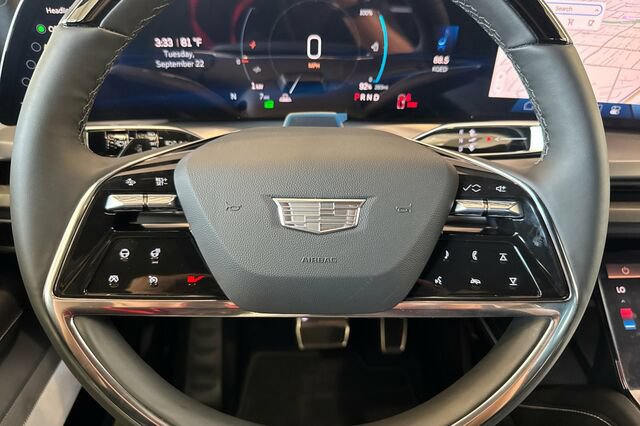 New 2027 Cadillac Vistiq Luxury w/ LPO, Floor Liner Package AWD/4WD image 24