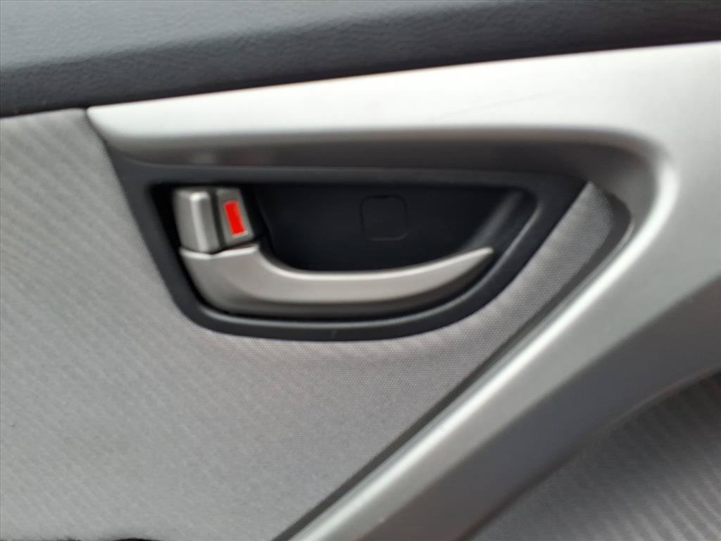 Used 2013 Hyundai Elantra GLS w/ Preferred Pkg FWD image 16