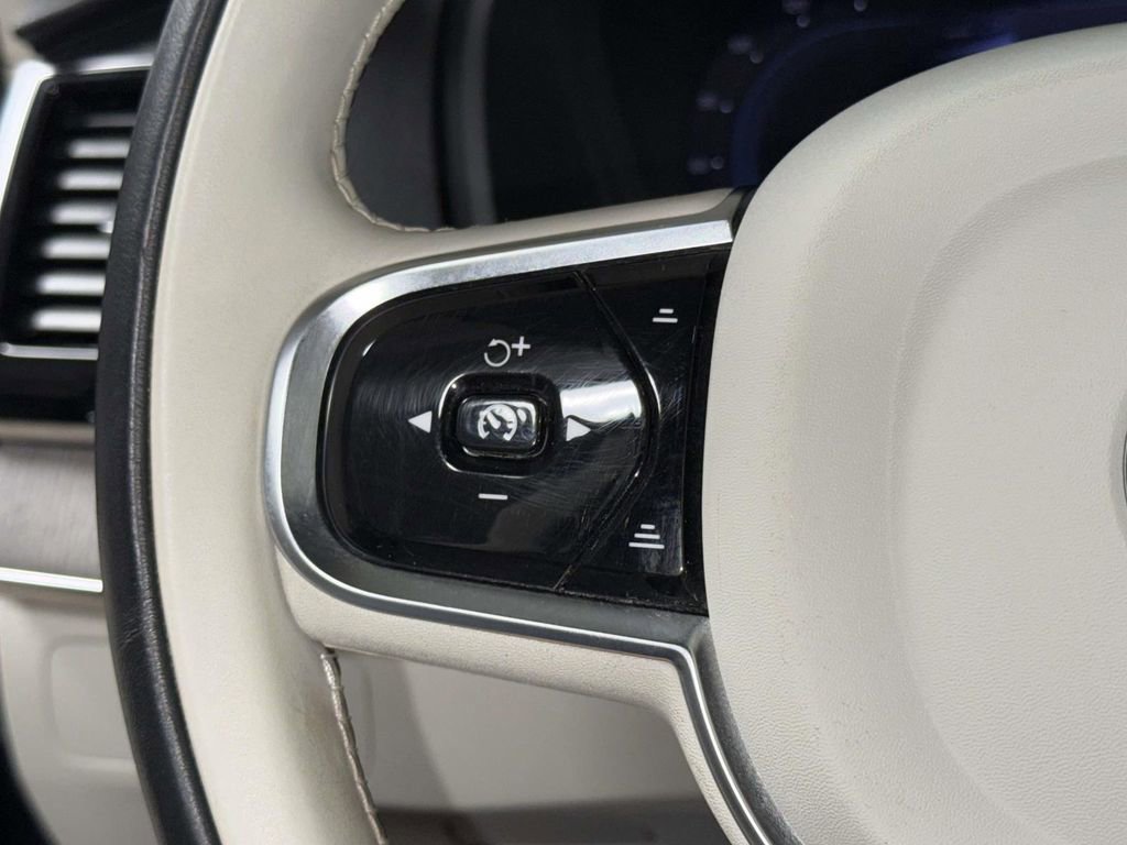 Used 2024 Volvo XC90 B6 Plus image 31