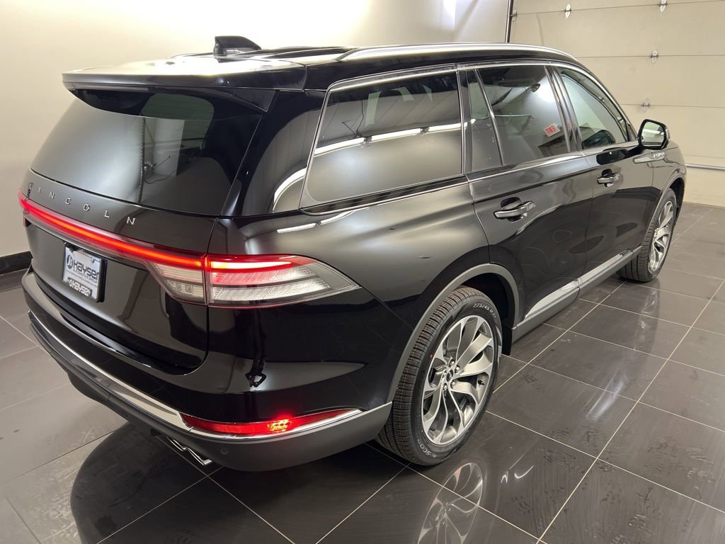 Used 2026 Lincoln Aviator Reserve image 6