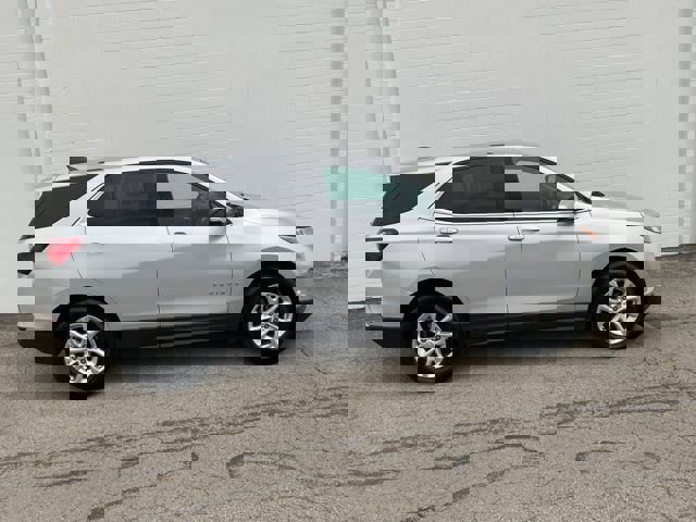 Used 2018 Chevrolet Equinox LT image 3