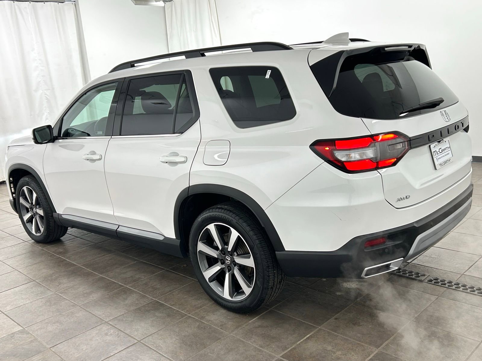 Used 2023 Honda Pilot Elite image 3