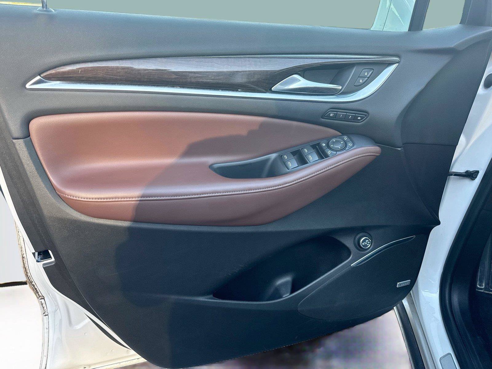 Used 2018 Buick Enclave Avenir w/ Avenir Technology Package FWD image 11