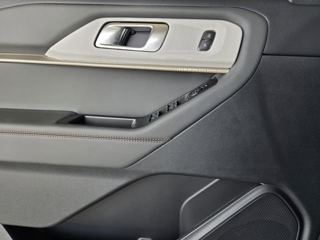 New 2025 Ford Explorer Active w/ Active Comfort Package image 17