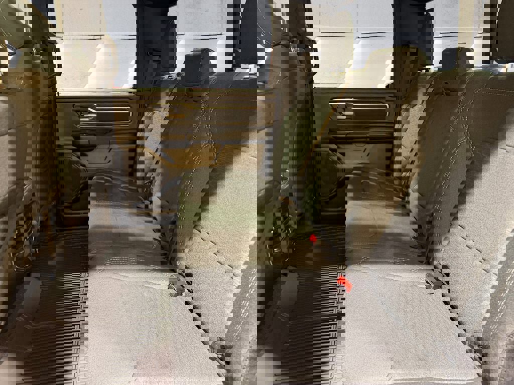 New 2026 RAM 1500 4x4 Crew Cab image 14