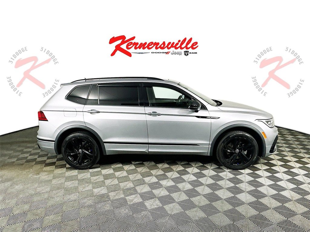 Used 2023 Volkswagen Tiguan SE R-Line image 8
