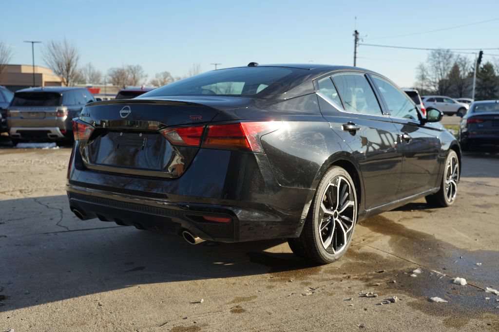 Used 2023 Nissan Altima 2.5 SR FWD image 4