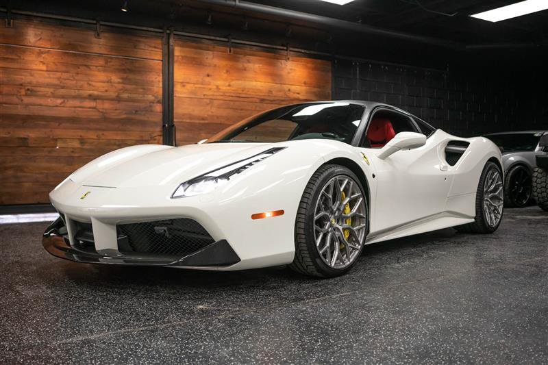 Used 2018 Ferrari 488 GTB RWD image 2