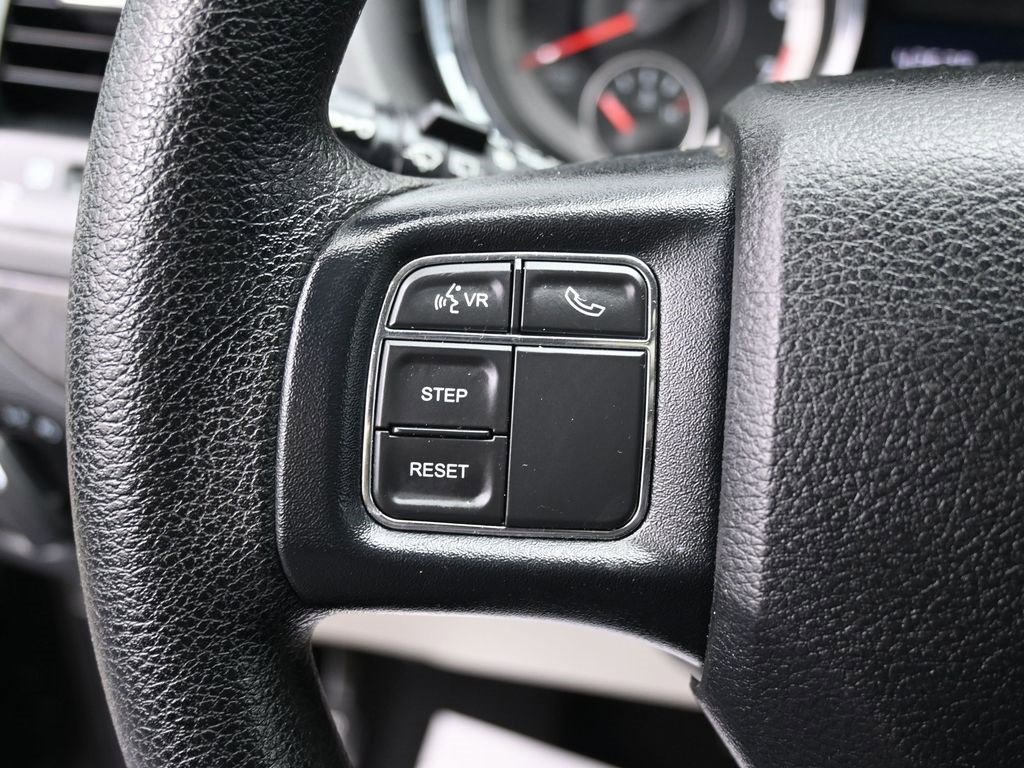 Used 2018 Dodge Grand Caravan SE w/ UConnect Hands-Free Group image 16