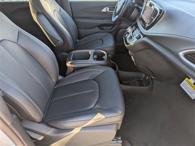 New 2026 Chrysler Pacifica Select w/ S Appearance Package image 29