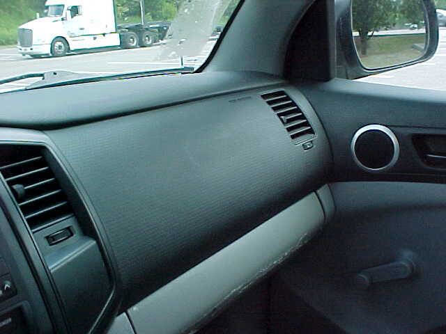 Used 2011 Toyota Tacoma 2WD Regular Cab image 27