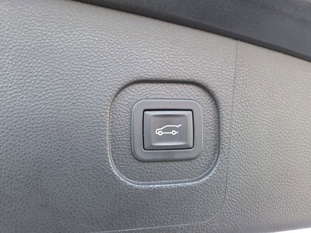 Used 2017 GMC Terrain SLT w/ Open Road Package image 16