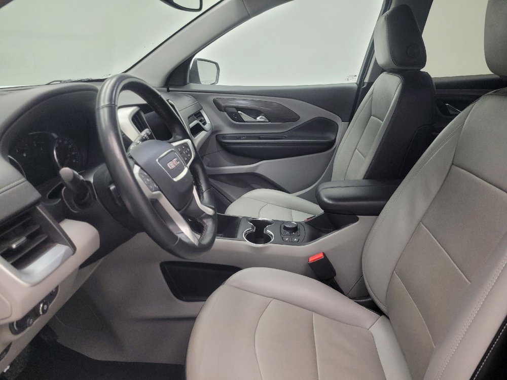 Used 2023 GMC Terrain SLT image 17