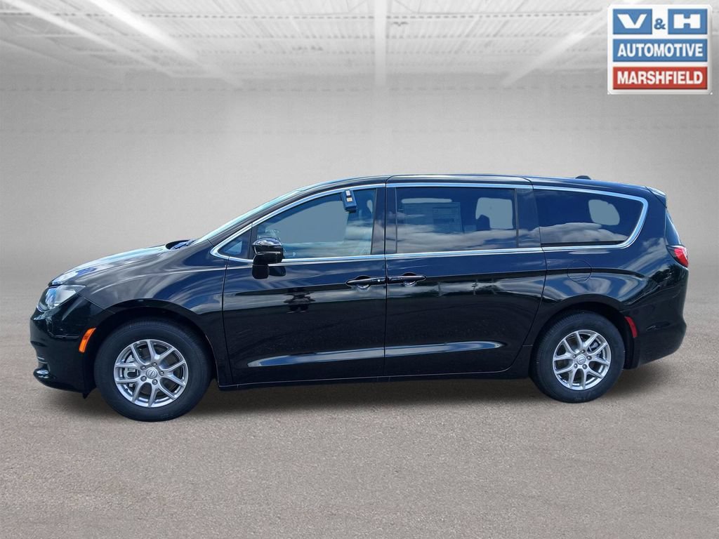 New 2026 Chrysler Voyager LX FWD image 4