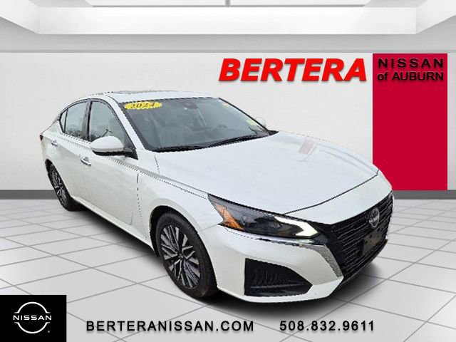 Used 2024 Nissan Altima 2.5 SV w/ SV Premium Package FWD image 4