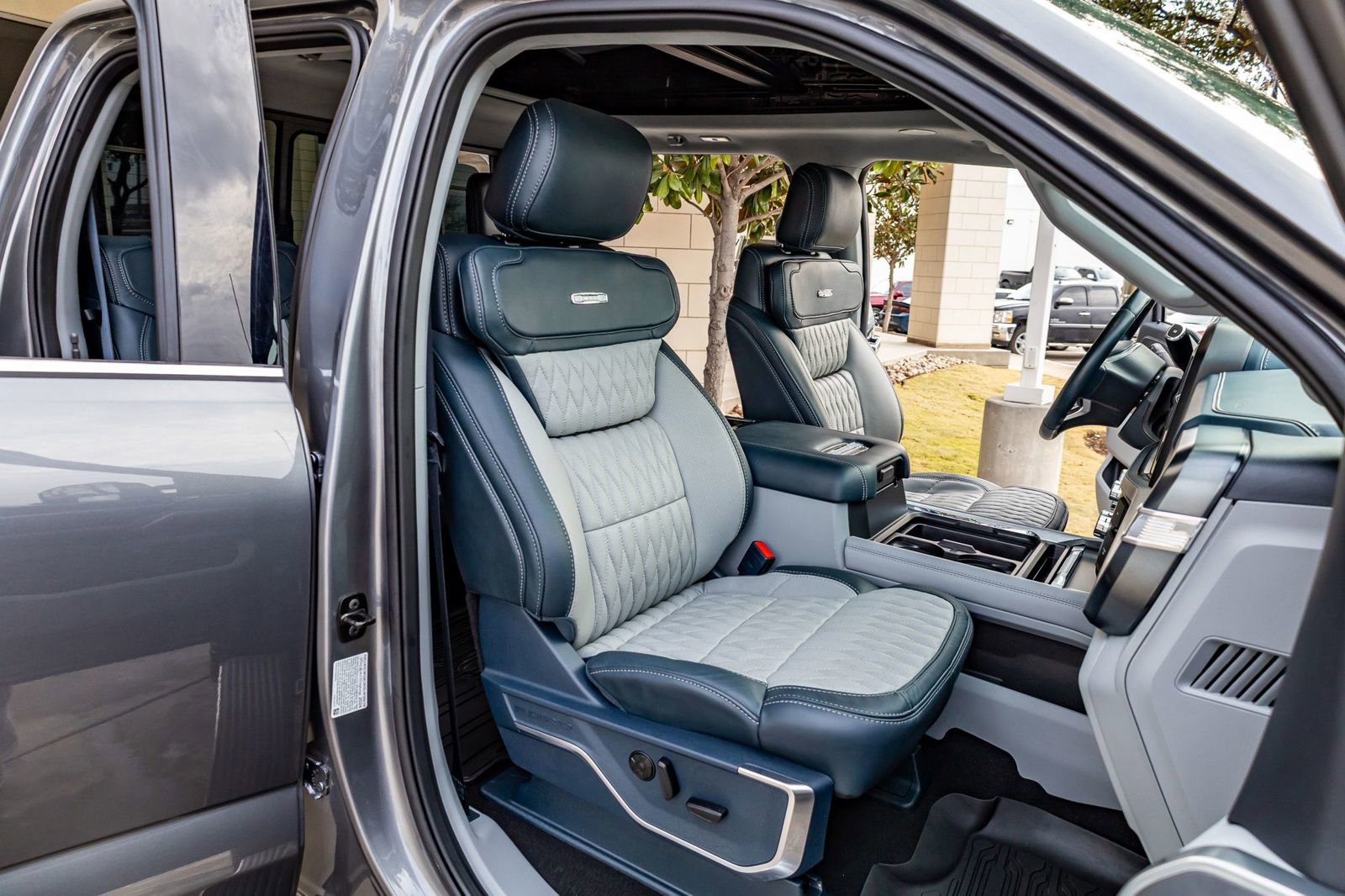 Used 2024 Ford F250 Limited w/ FX4 Off-Road Package image 31