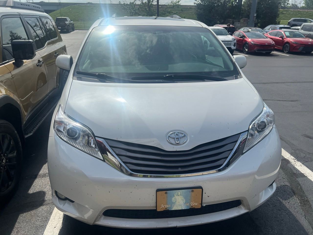 Used 2017 Toyota Sienna XLE w/ XLE Navigation Package FWD image 14