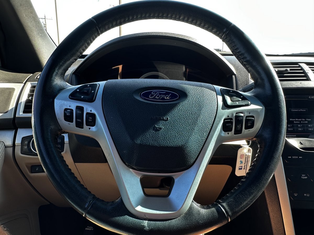 Used 2013 Ford Explorer XLT image 30