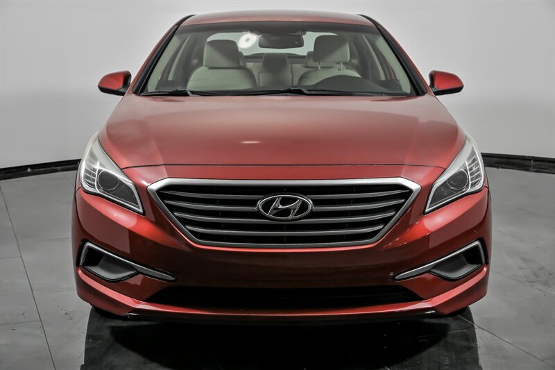 Used 2017 Hyundai Sonata SE FWD image 4