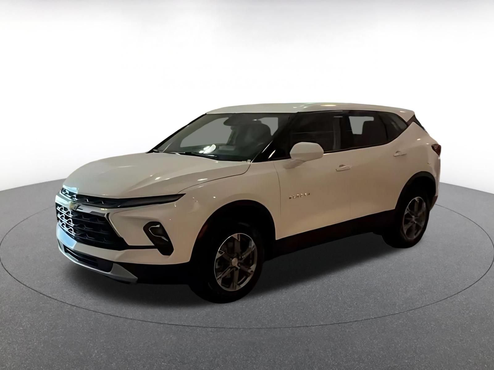 Used 2026 Chevrolet Blazer LT FWD image 8