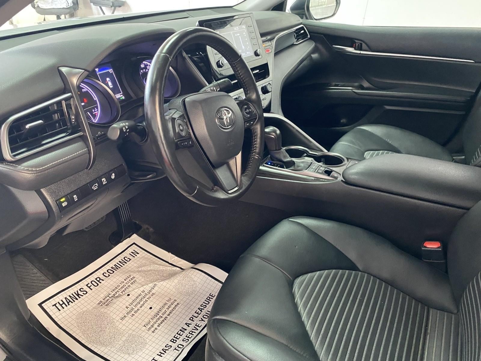 Used 2024 Toyota Camry SE w/ Cold Weather Package FWD image 17