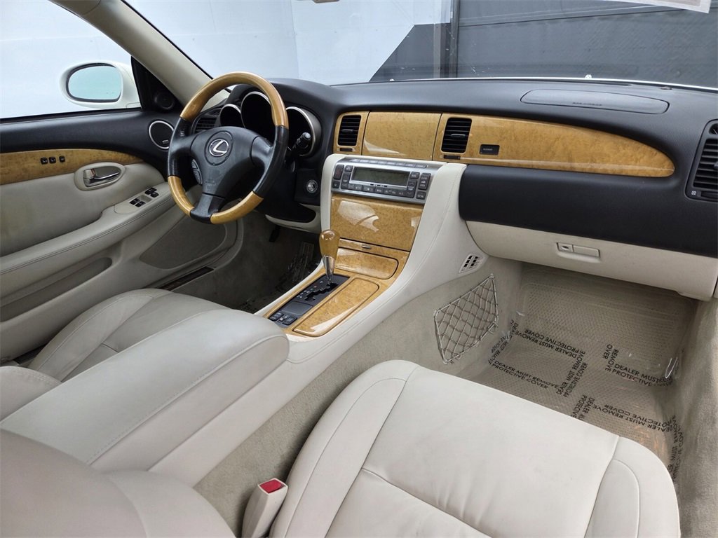 Used 2005 Lexus SC 430 Convertible image 16